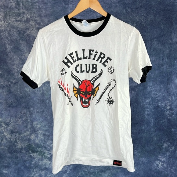 Netflix Stranger Things Hellfire Club T-Shirt - Picture 1 of 4